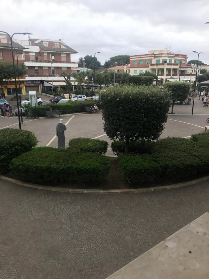 Appartamento Sulla Piazza 90 M Dal Mare Anzio Kültér fotó