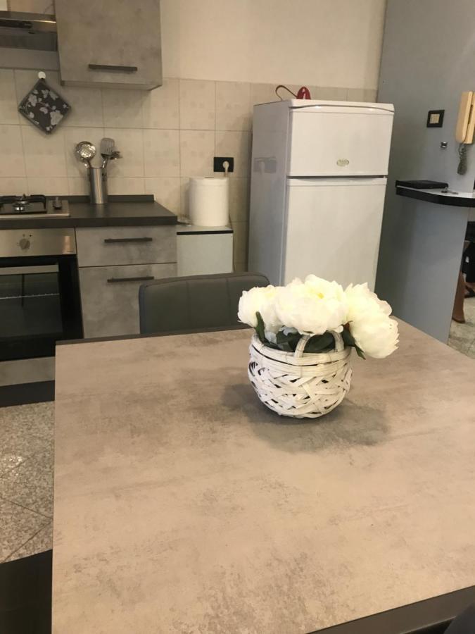 Appartamento Sulla Piazza 90 M Dal Mare Anzio Kültér fotó